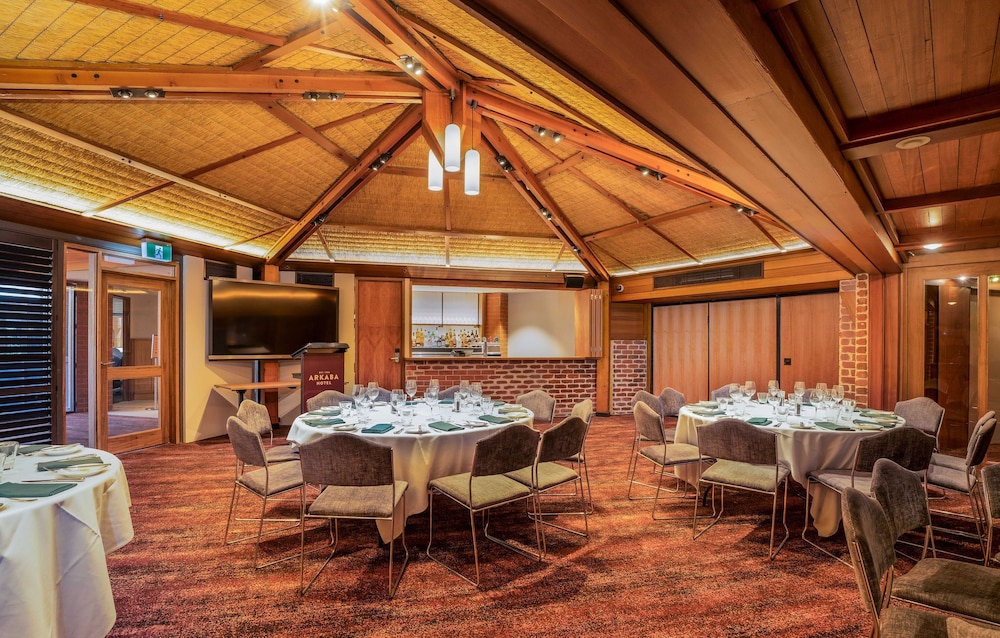 Arkaba Hotel Adelaide 54/64