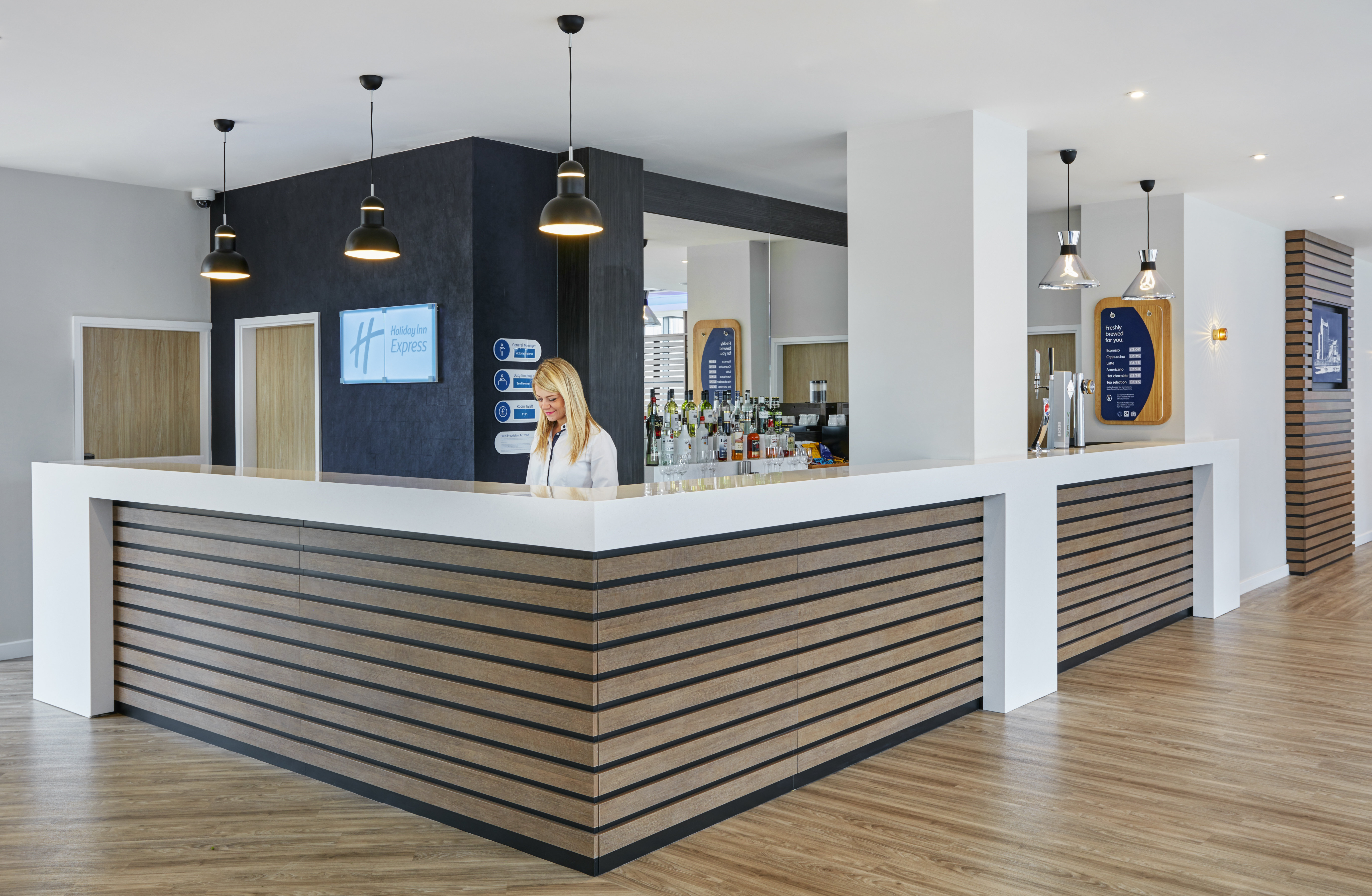 HOLIDAY INN EXPRESS GRIMSBY 13/35