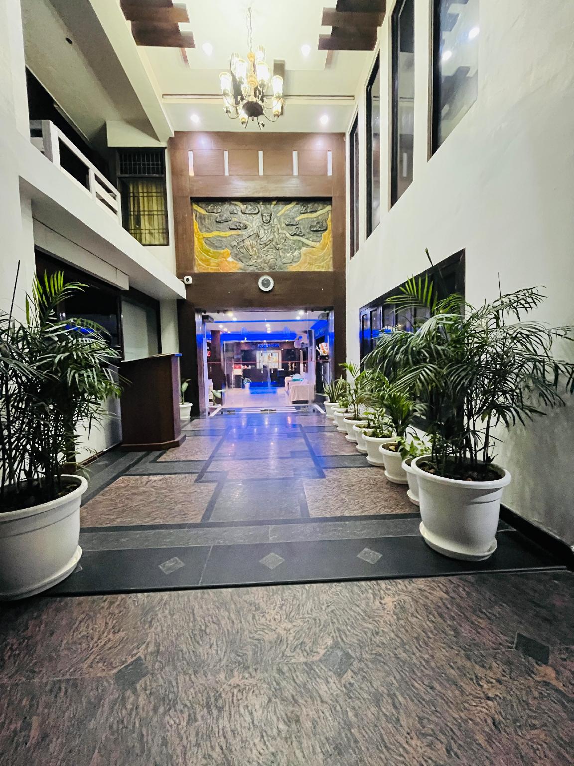 Oyo Rooms Mall Road Cantonment 7/46