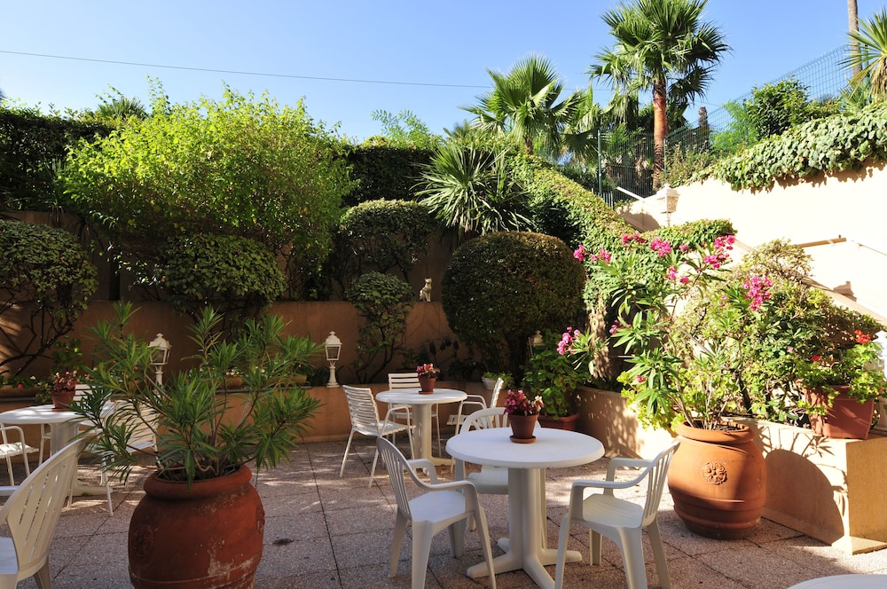 RESIDHOTEL VILLA MAUPASSANT 30/34