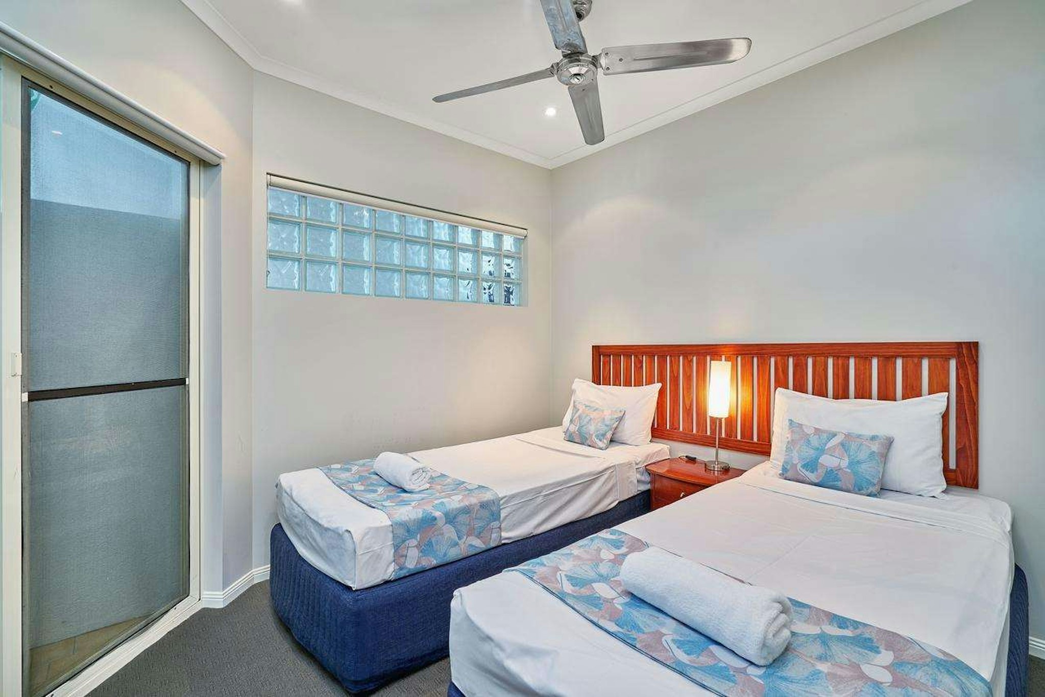 NORTH COVE WATERFRONT SUITES 10/58