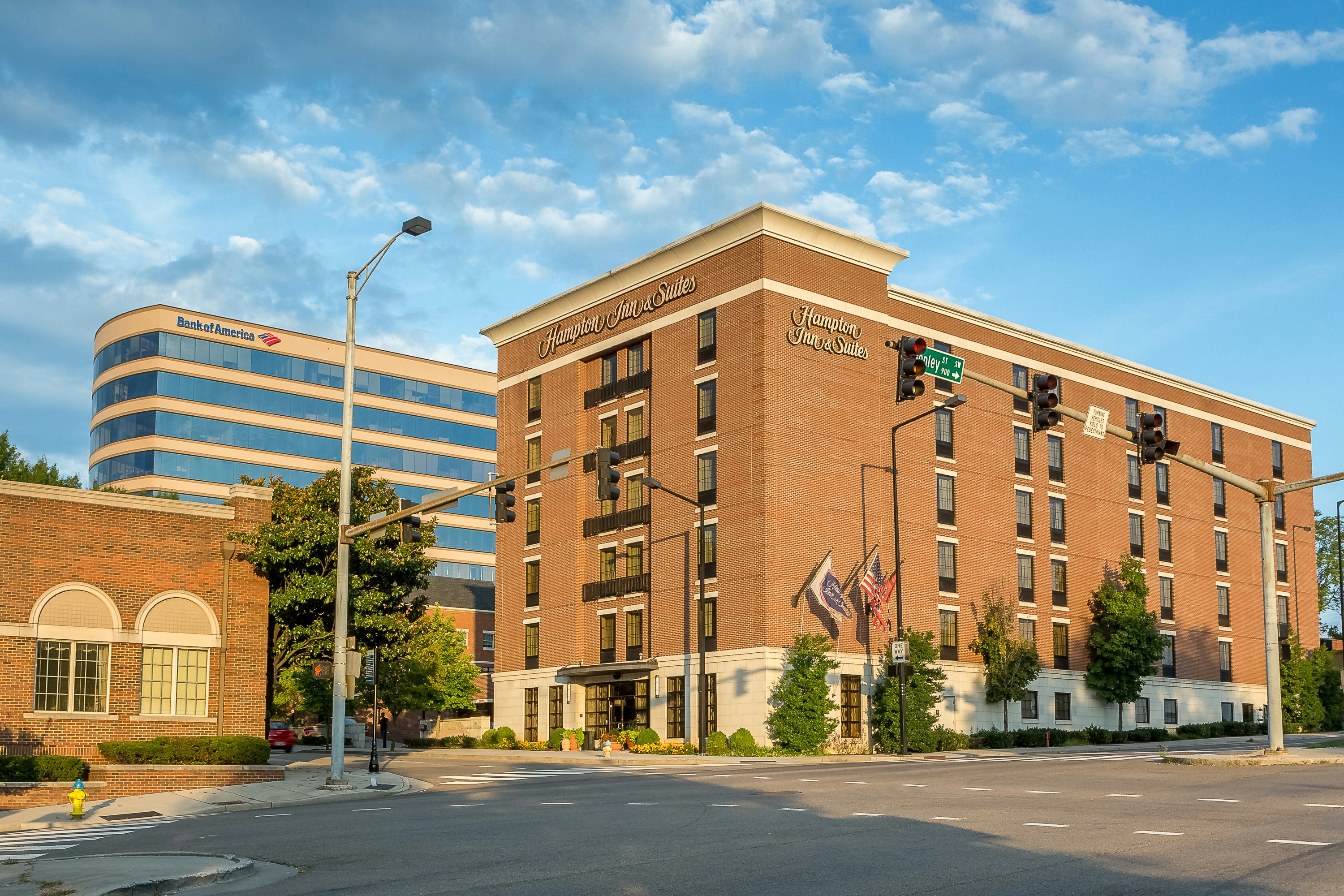 Hampton Inn Suites Knoxville Downtown 42/43