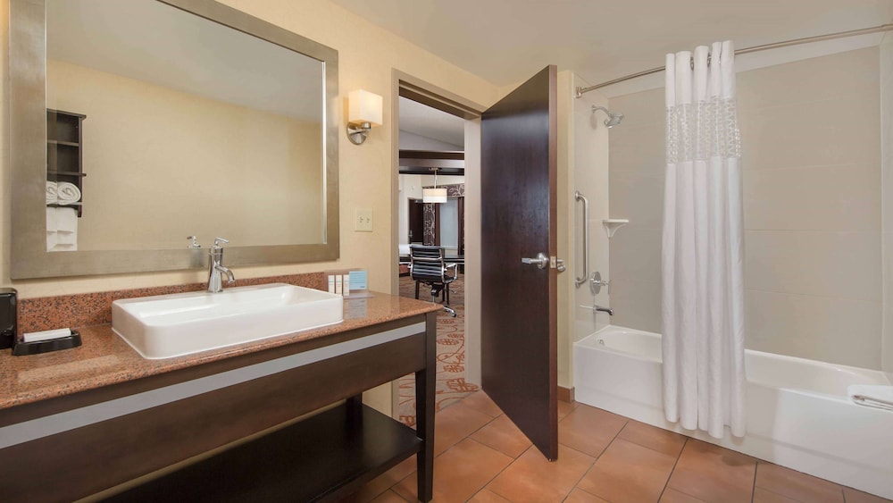 Hampton Inn & Suites Chattanooga Downtown 27/66