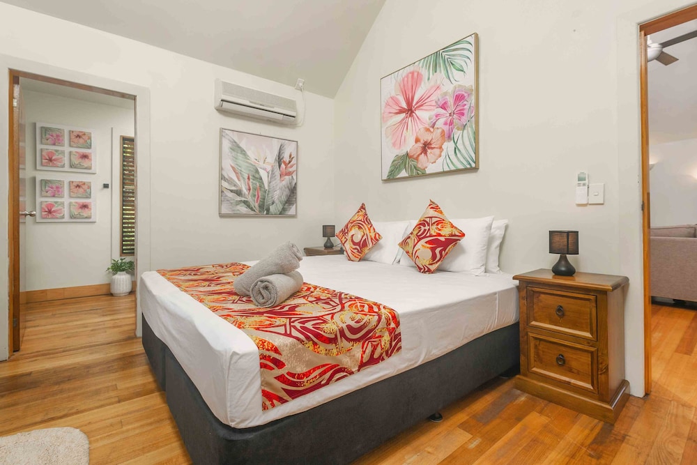 Cook Islands Holiday Villas Blackrock 5/26