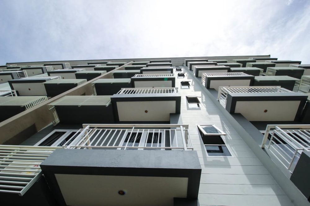 Tai-Shan Suites 2/51