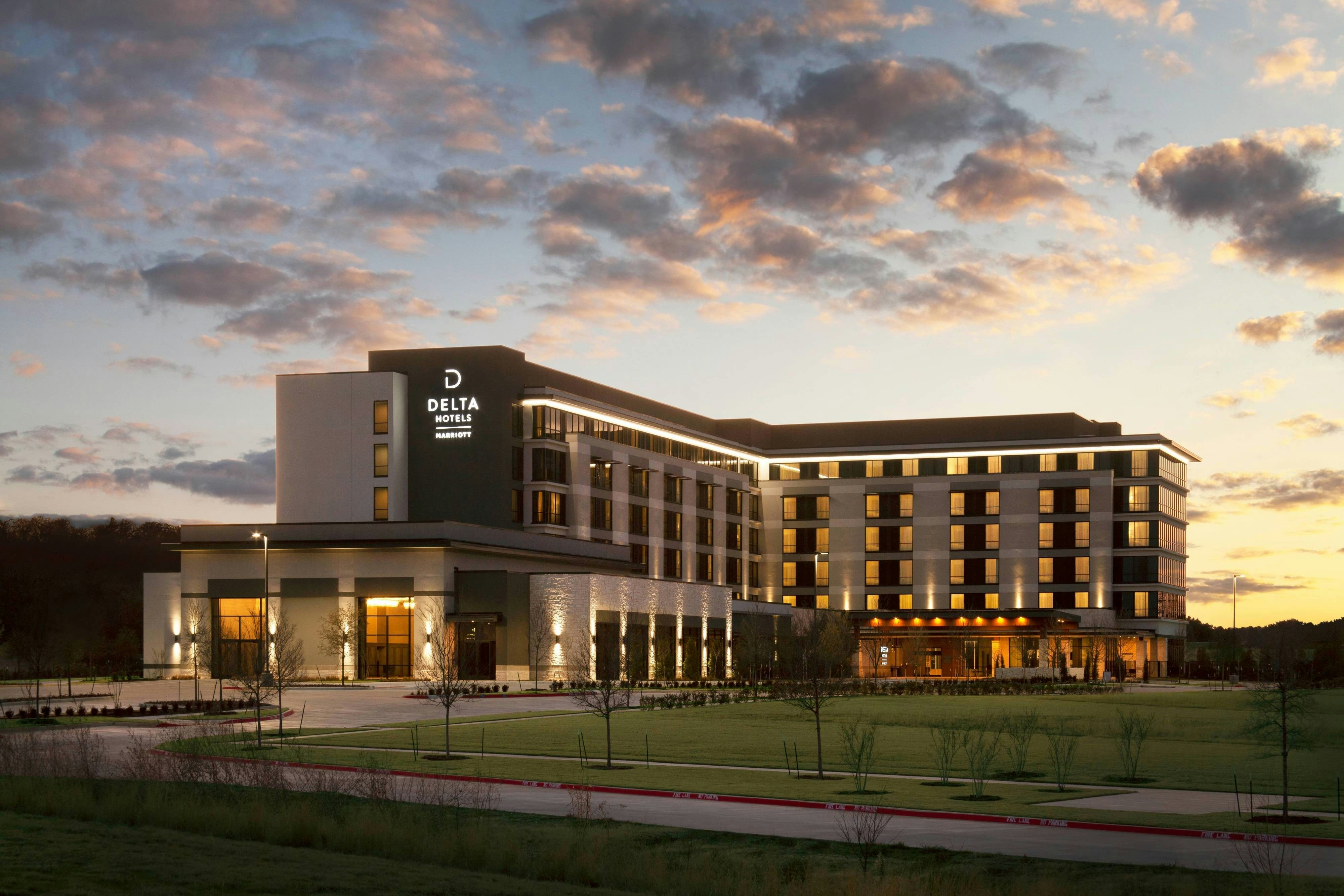 Delta Hotels by Marriott Dallas Southlake 1/8