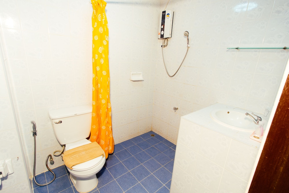 THIPURAI BEACH HOTEL ANNEX 64/67