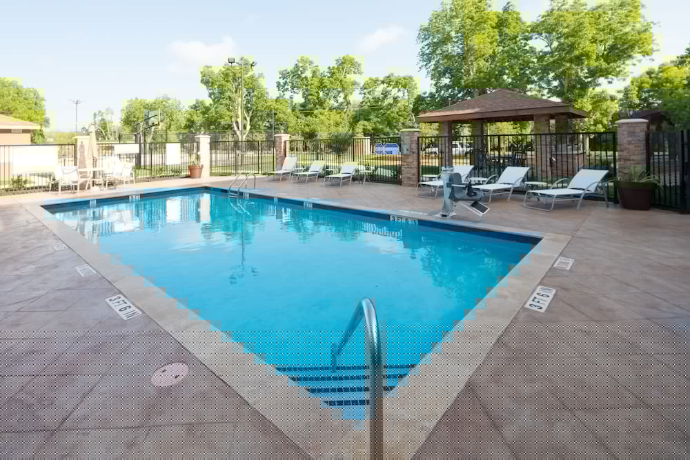 Staybridge Suites Lake Jackson 1/53