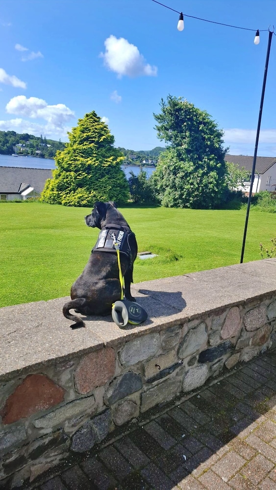 Lochnell Arms Hotel 32/35