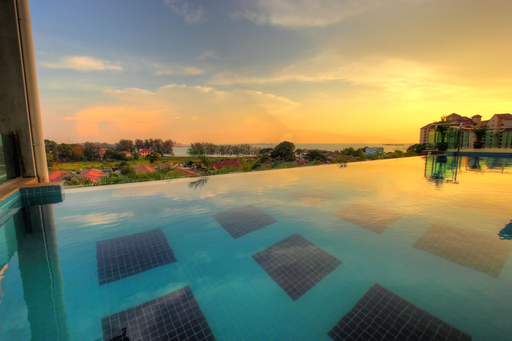Paradise Spa Hotel 59/62
