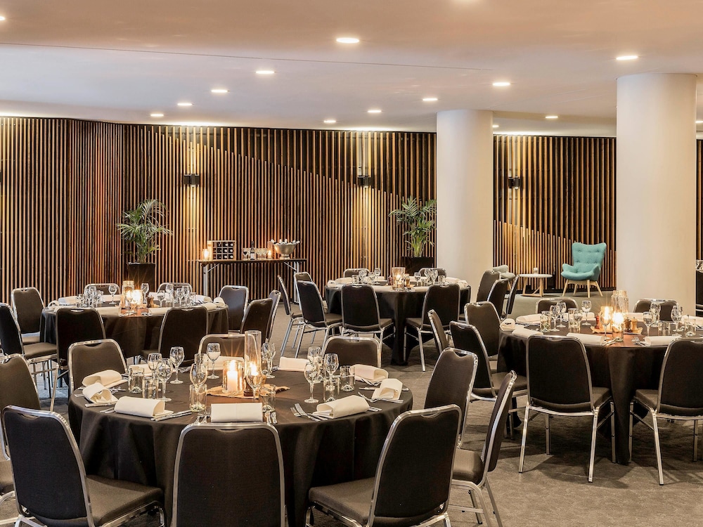 ibis Melbourne Hotel and Apartments 63/70