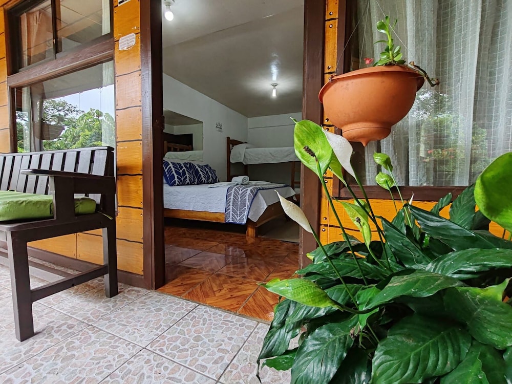Cabinas El Pueblo B&B 33/43