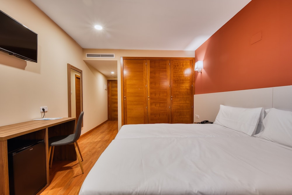 Standard, Single, Single Bed