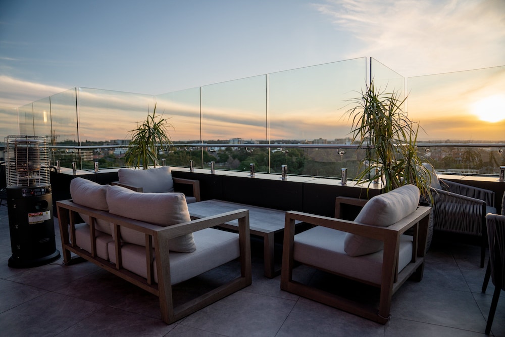 Crowne Plaza Sydney Burwood 32/60