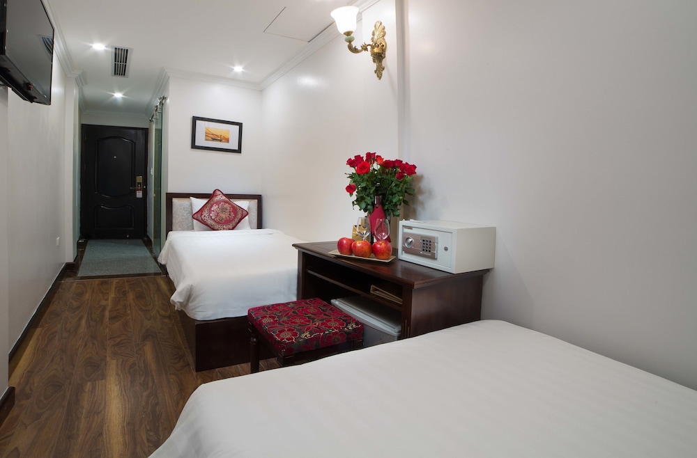 Golden Sail Hotel 14/28