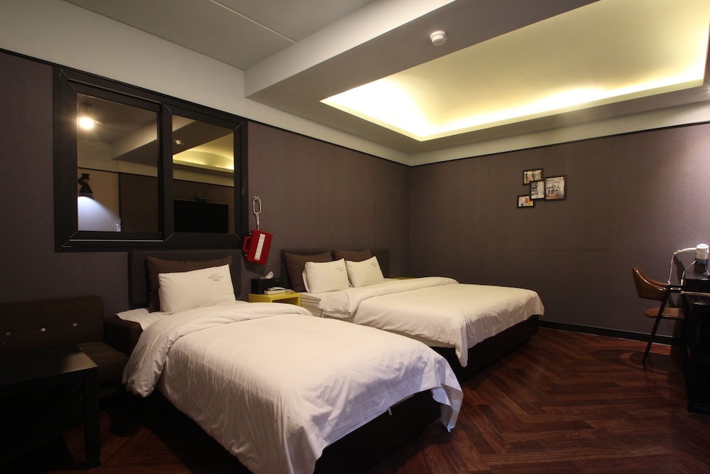 French Code Hotel 40/63