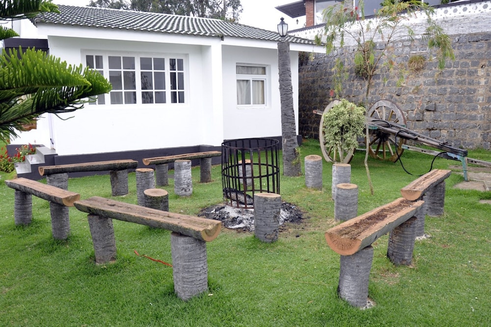 Sabol Holiday Resorts 25/30