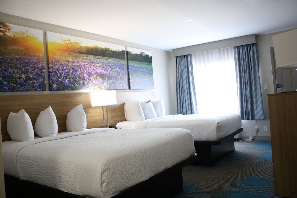 Days Inn by Wyndham Waco University Area 6/37