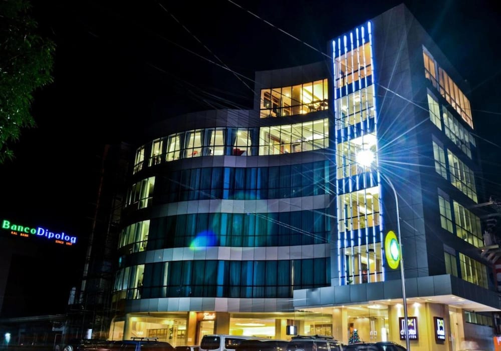 D Hotel And Suites 2/50