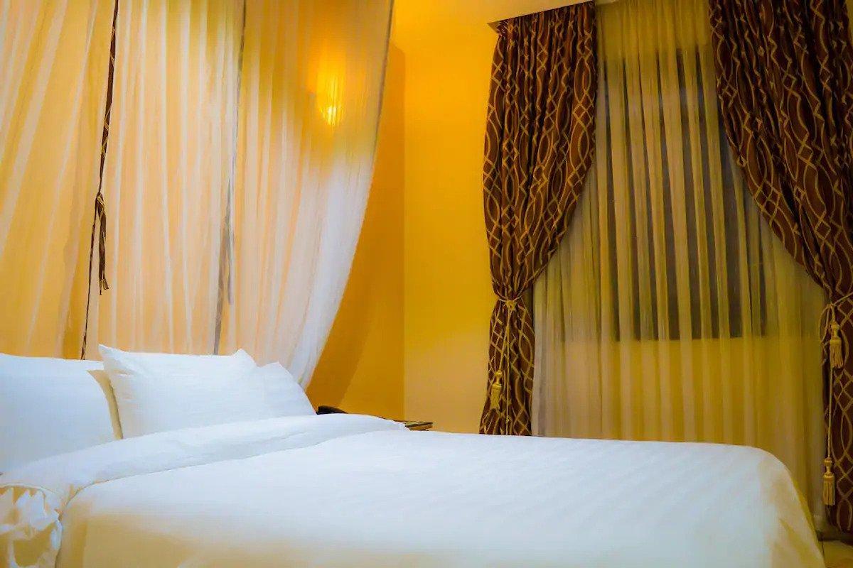 Fourth Parklands Guest House & Conference 12/36