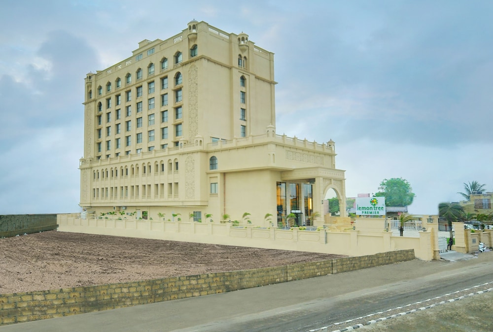 Lemon Tree Premier, Dwarka 4/50