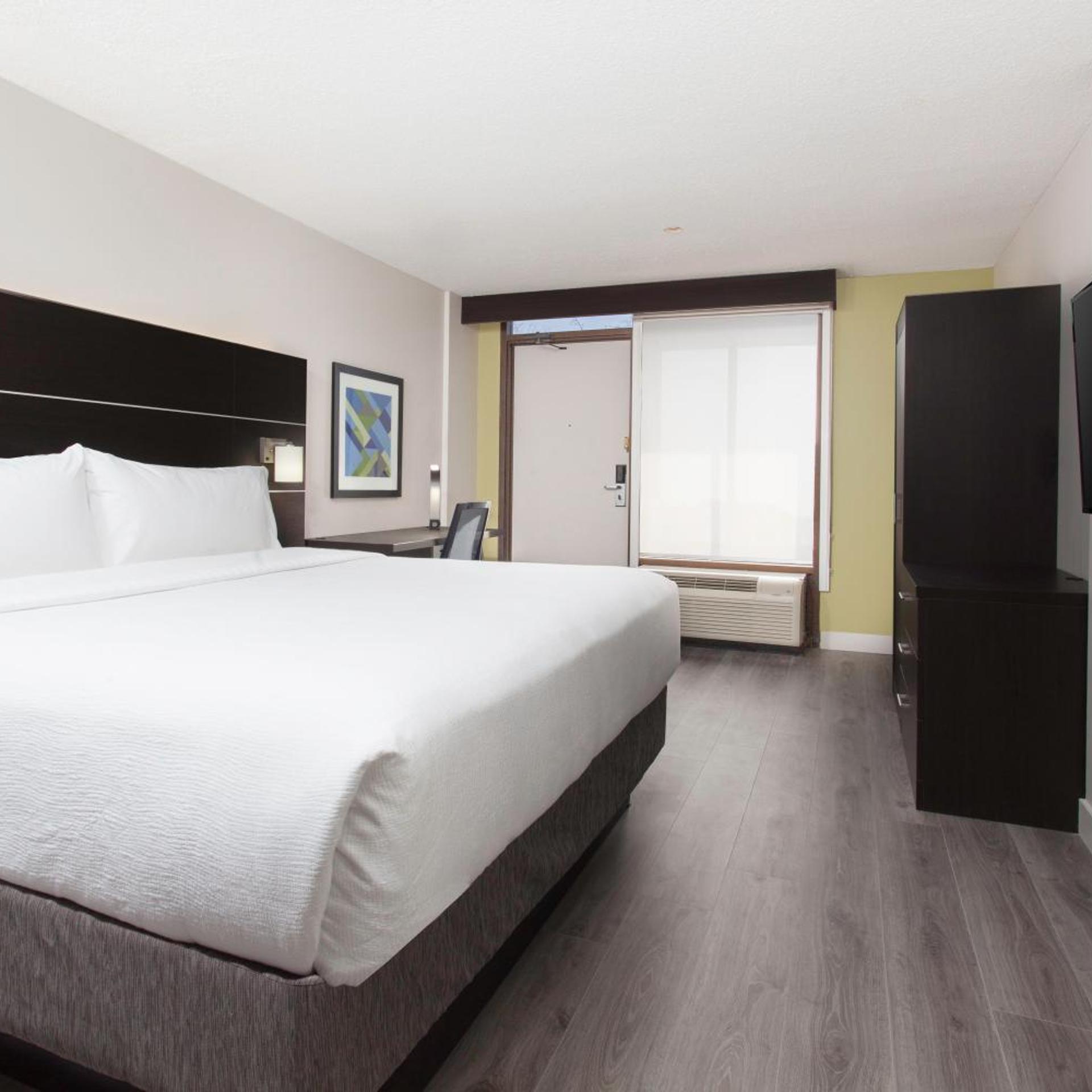 Room, King Bed, Queen Bed, Accessible