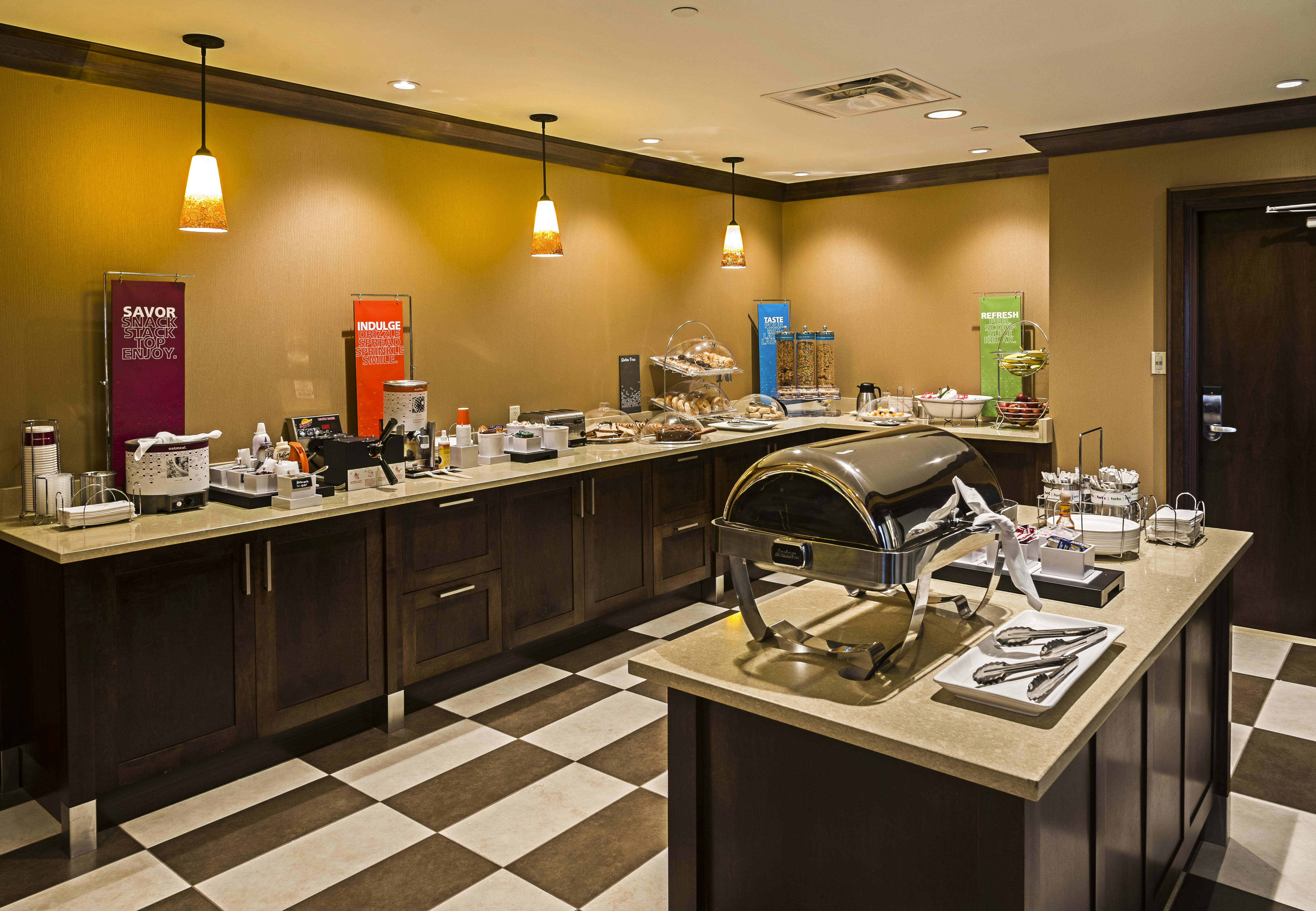 Hampton Inn by Hilton Ottawa Airport 18/26