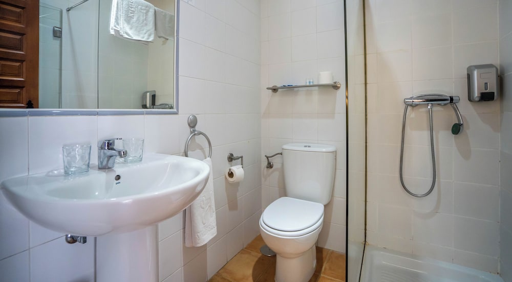 EL HOSTAL PUERTA BISAGRA. 60/60