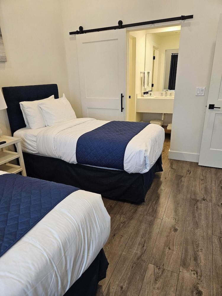 Fishermens Village Resort 13/48