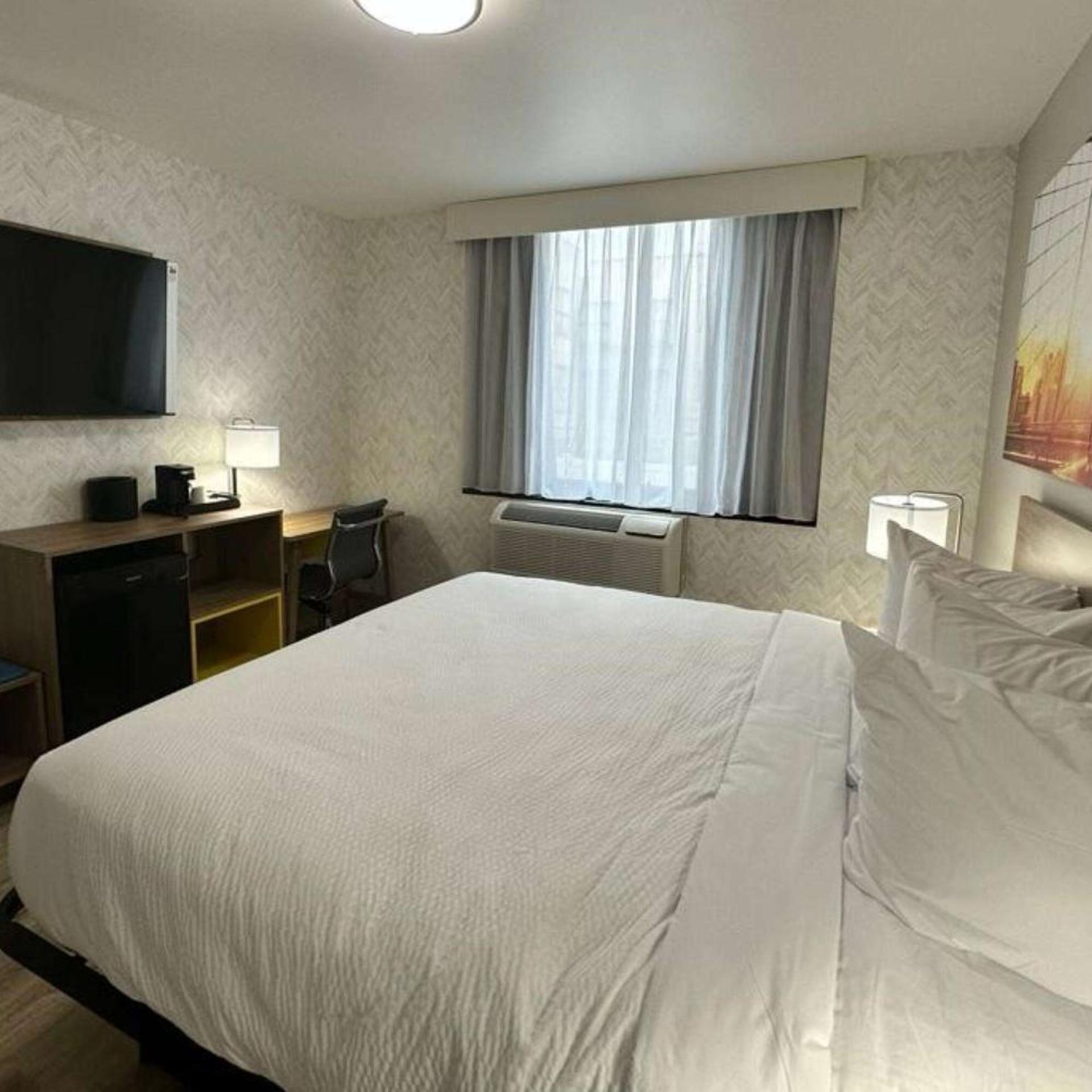 Days Inn by Wyndham Brooklyn Eastern Parkway 4/13