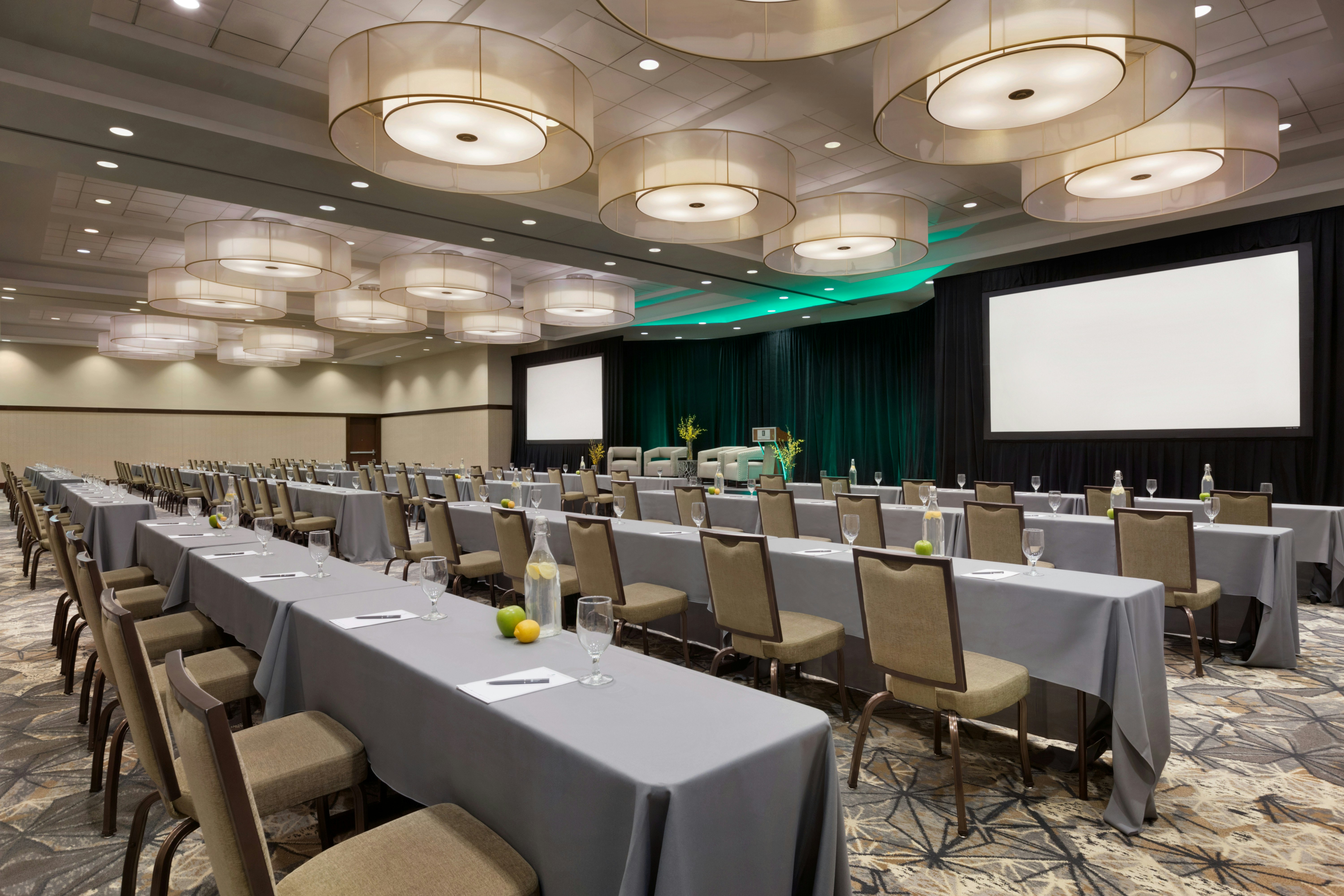 Embassy Suites By Hilton Denver Downtown Convention Center 56/67