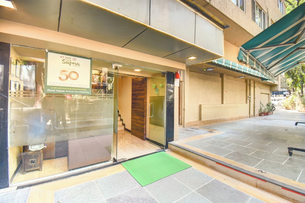 Hotel Sapna Executive 8/43
