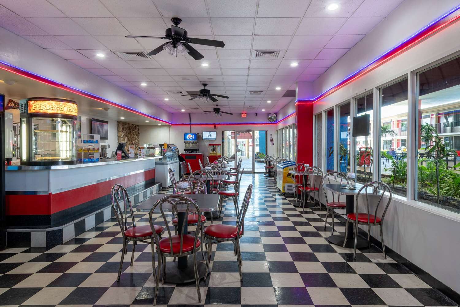 Ramada by Wyndham Kissimmee Gateway 23/34