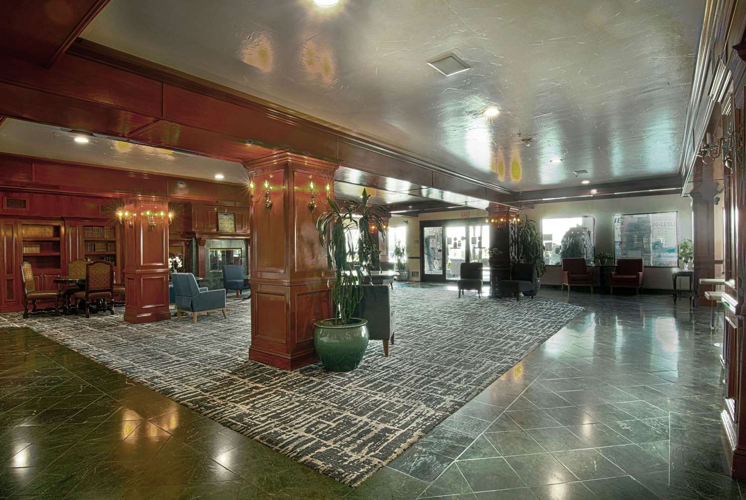 Azure Hotel & Suites, Trademark Collection by Wyndham 4/21