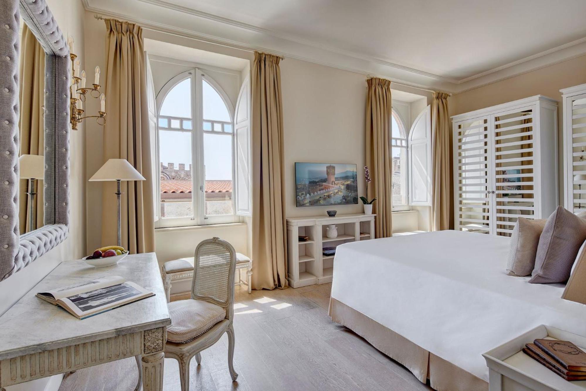 JUNIOR SUITE, EXECUTIVE