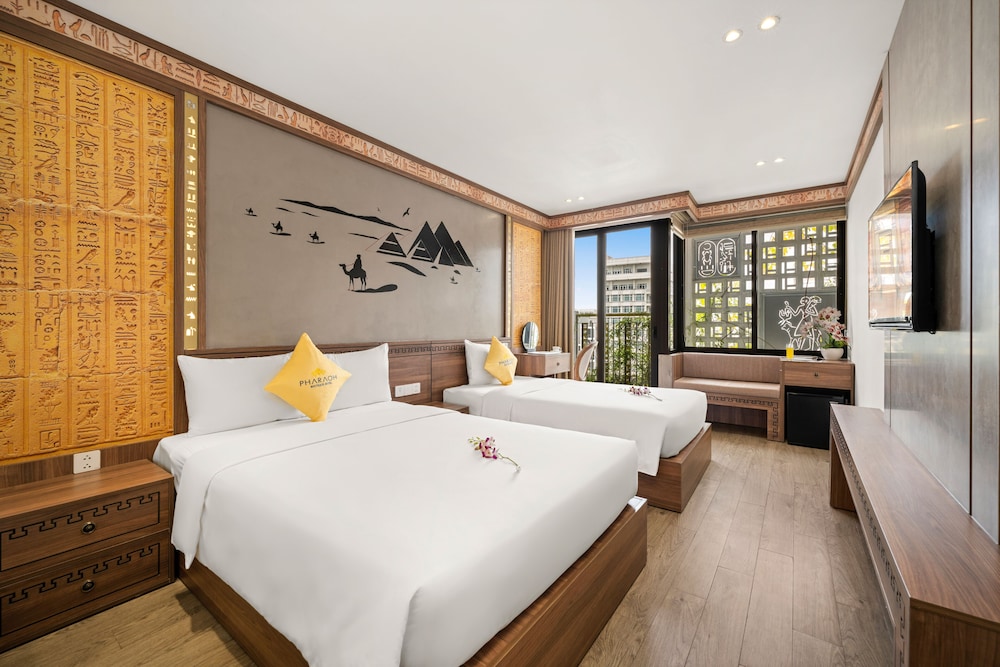 DELUXE, TWIN BEDS