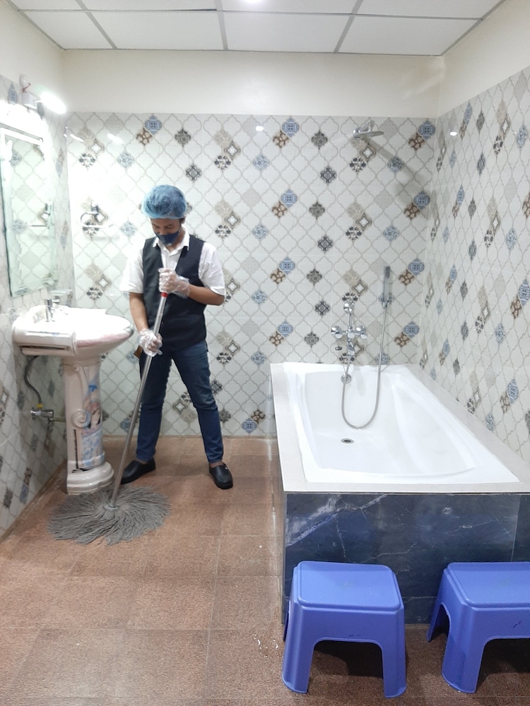Gkm Grand Hotel 29/50