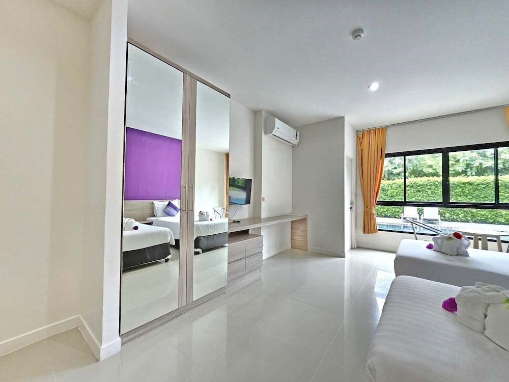 S4 Nai Yang Beach 26/45