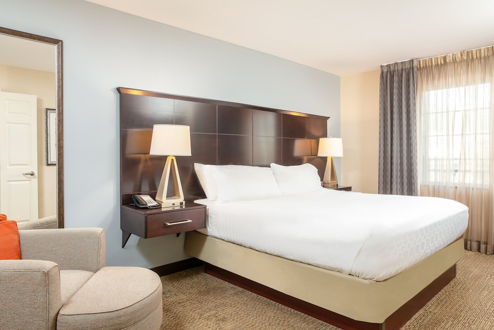 1 Bedroom, Suite, King Bed, Sofa, Kitchen