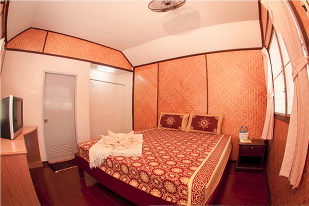 Varin Beach Resort 28/75