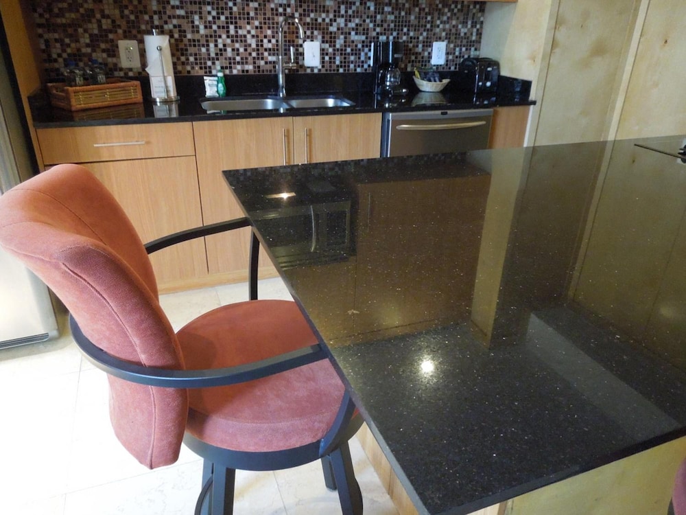 The Eldon Luxury Suites 46/51