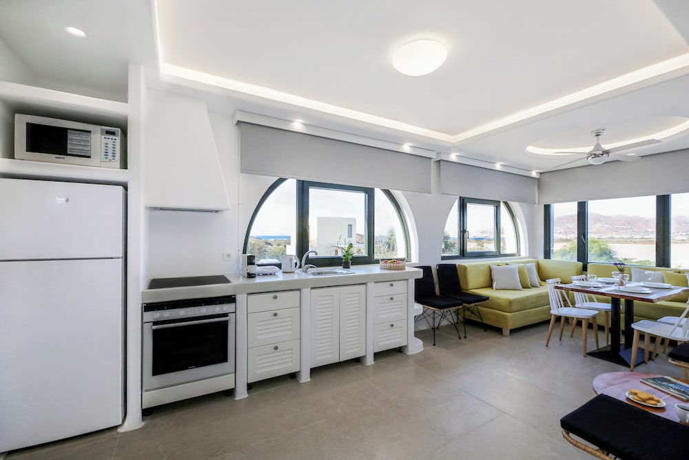 Naxos Palace 24/49