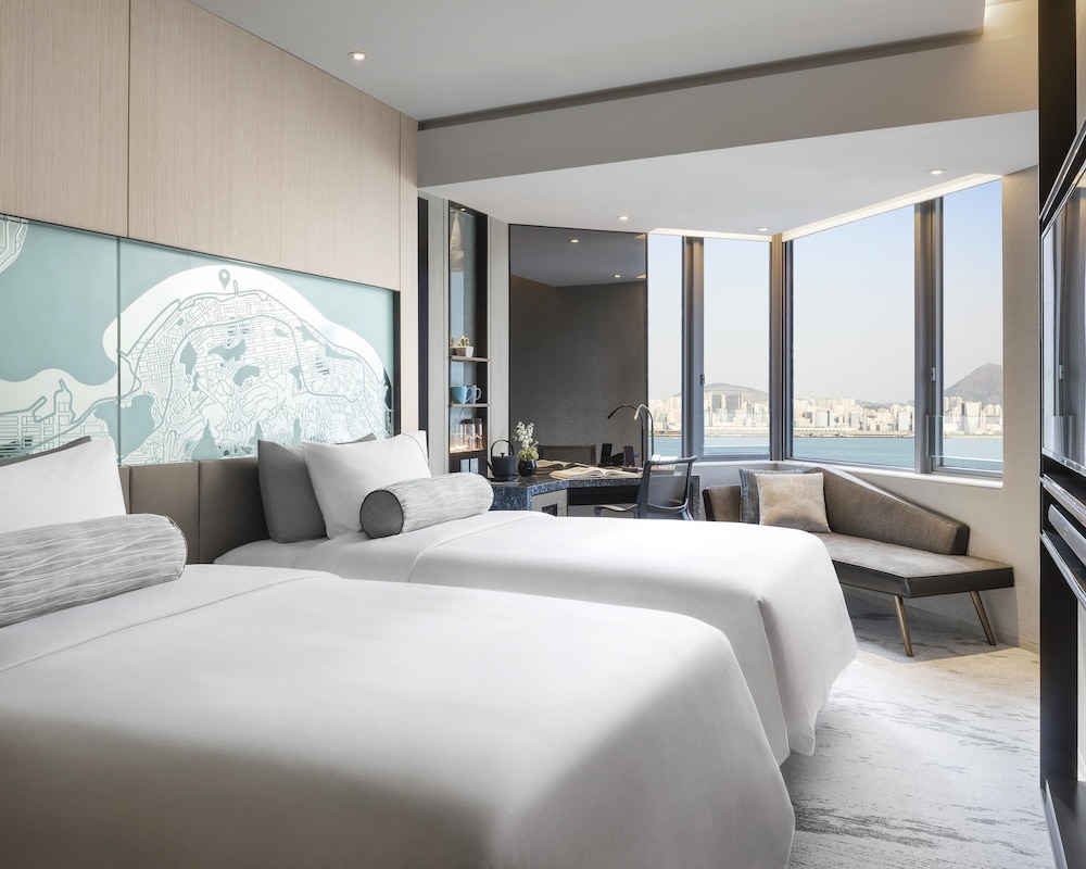 VICTORIA, HARBOUR, TWIN BEDS, LOUNGE ACCESS