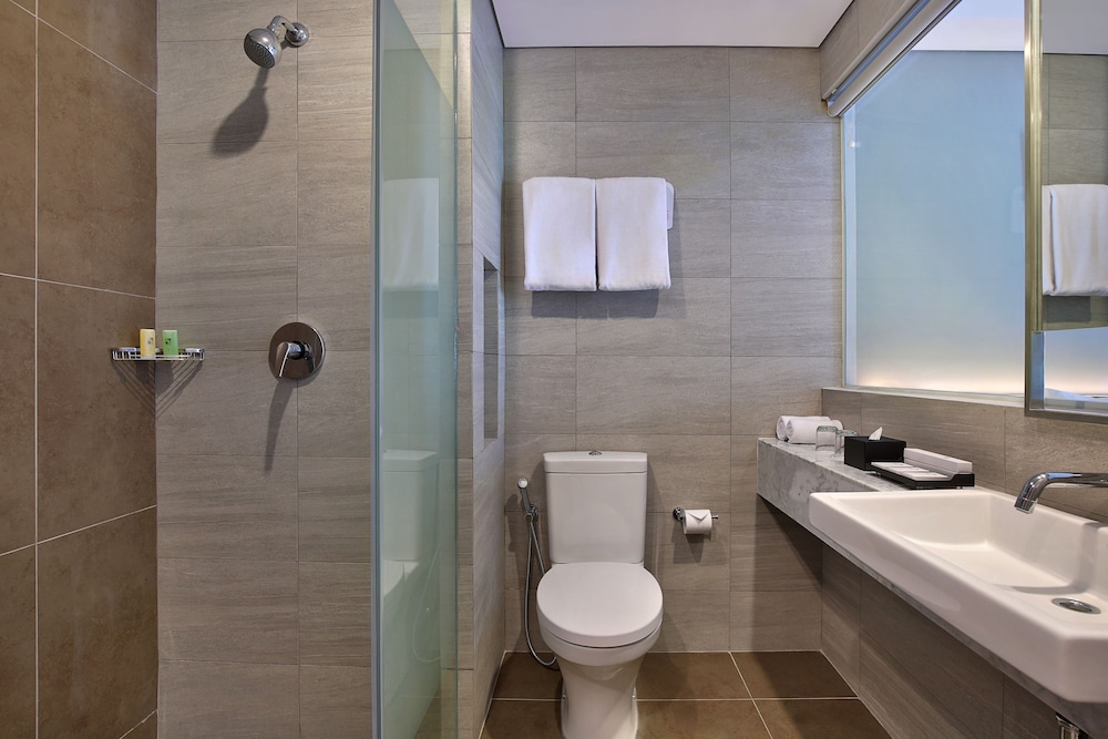 Swiss-Belinn Simatupang 53/57