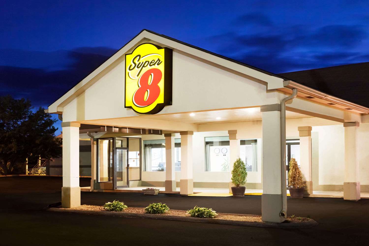 Super 8 by Wyndham Monteagle TN 1/9