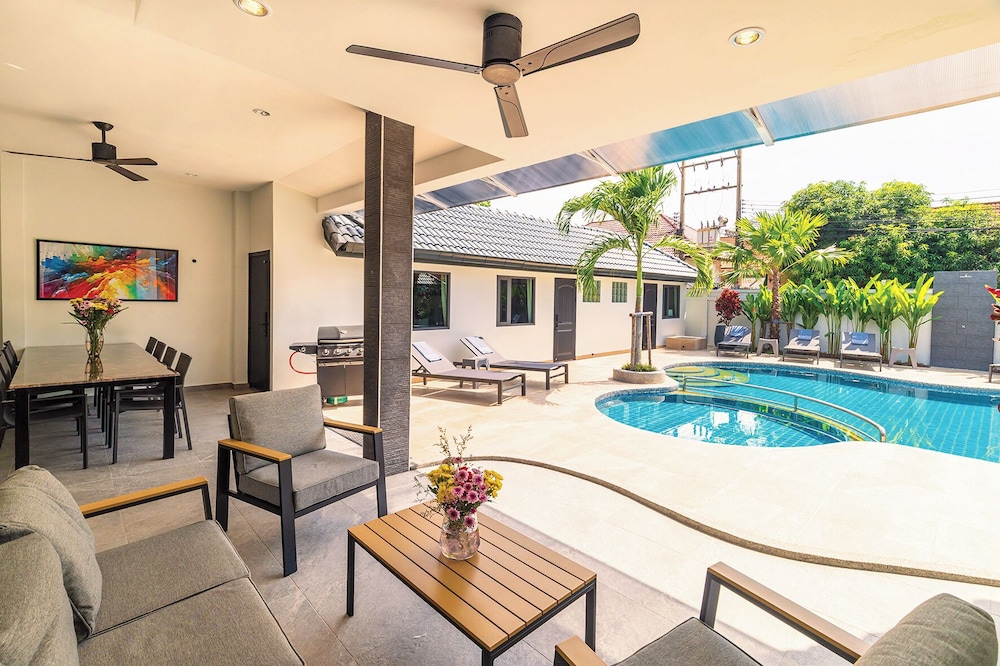 Pattaya Hill 2 27/50