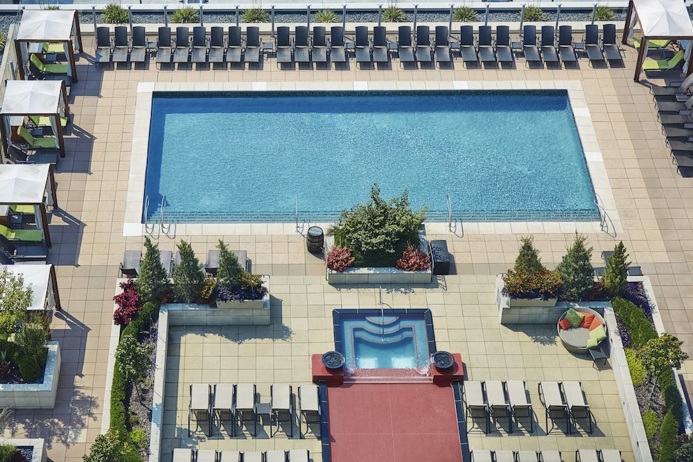 Four Seasons Hotel St. Louis 6/79