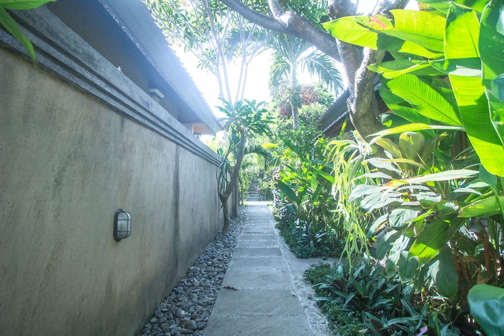 Trijaya Guest House 61/72