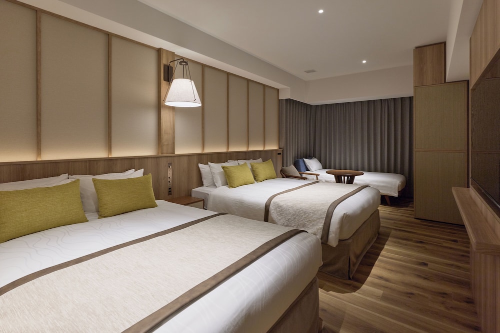 Deluxe, 2 Double Beds, Ocean Front, Sofa, Corner، Grand Monday Resort Tokyo Bay Maihama 2/9