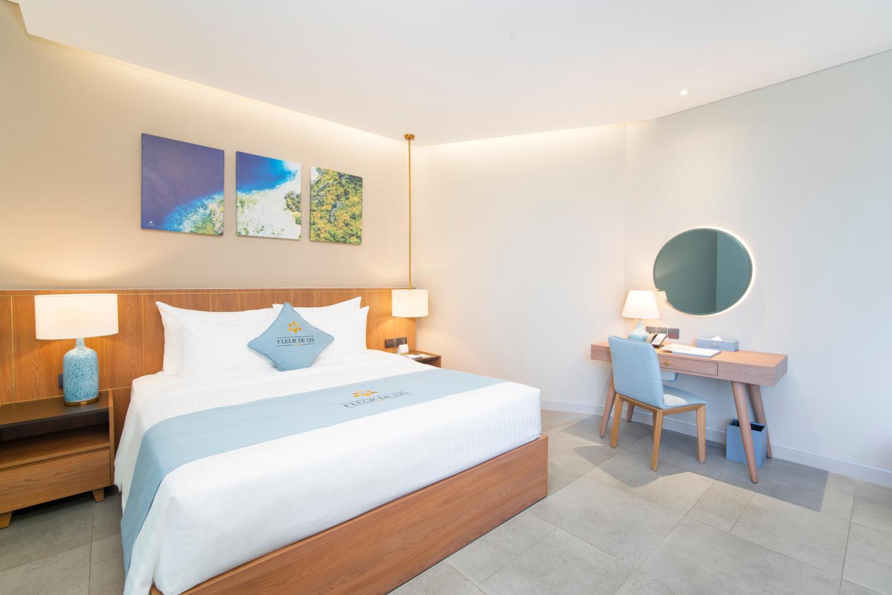 Panorama, Deluxe, Queen Bed, Ocean View, Balcony